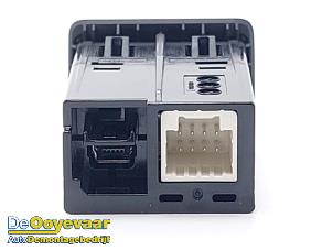 Modul USB z Dacia Spring 65 2024
