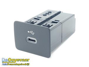 Modul USB z Dacia Spring 65 2024