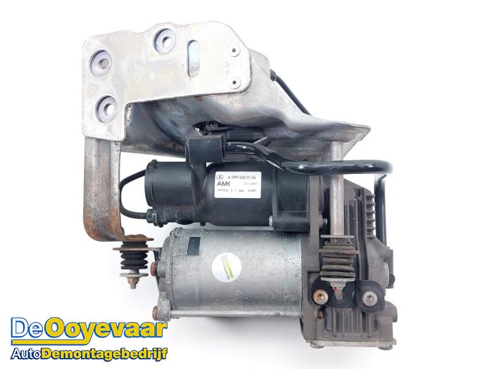 Begagnade Luftpump (fjädring) Mercedes S (222.0/222.1) 3.0 S-350 BlueTEC, S-350 d 24V 4-Matic Pris € 160,00 Marginaltabell erbjuds av Autodemontagebedrijf De Ooyevaar