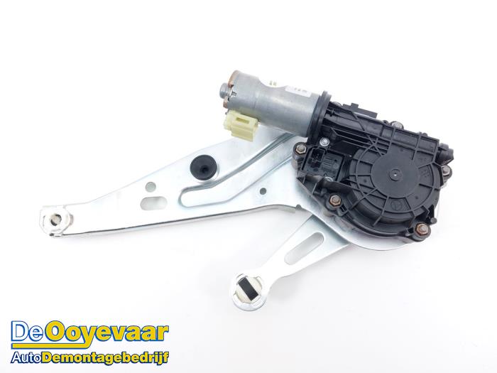 Używane Silnik tylnej klapy Mercedes S (222.0/222.1) 3.0 S-350 BlueTEC, S-350 d 24V 4-Matic Cena € 99,99 Procedura marży oferowane przez Autodemontagebedrijf De Ooyevaar
