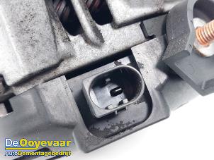 Dynamo van een BMW 1 serie (E81) 118i 16V 2009