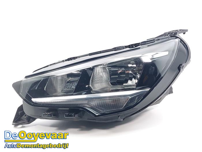 Używane Reflektor lewy Opel Corsa F (UB/UH/UP) 1.2 Turbo 12V 100 Cena € 249,99 Procedura marży oferowane przez Autodemontagebedrijf De Ooyevaar