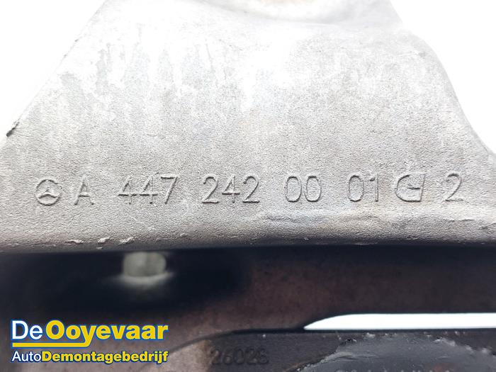Engine mount from a Mercedes-Benz eVito (447.6) 41/60/66 kWh 2025