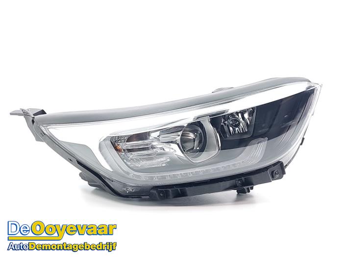 Używane Reflektor prawy Kia Stonic (YB) 1.0i T-GDi 12V Eco-Dynamics+ Cena € 474,99 Procedura marży oferowane przez Autodemontagebedrijf De Ooyevaar