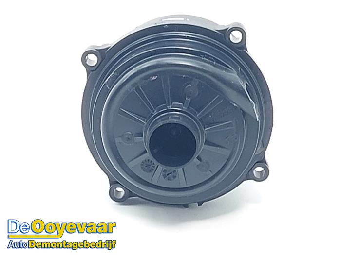 Begagnade Extra vattenpump XPENG G6 AWD Performance 80.8 kWh Pris € 149,99 Marginaltabell erbjuds av Autodemontagebedrijf De Ooyevaar