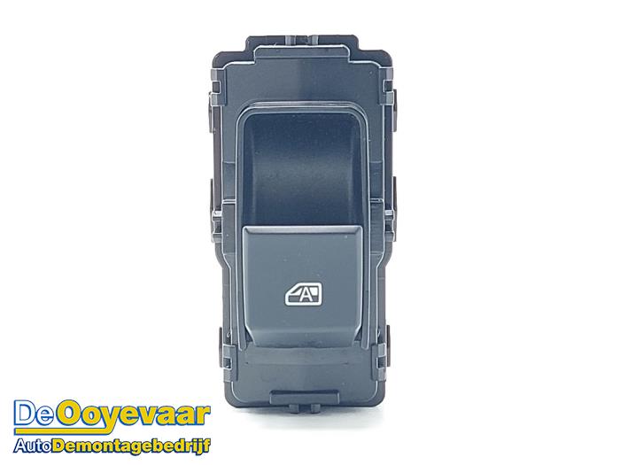 Usados Interruptor de ventanilla eléctrica BYD Dolphin 60,4 kWh Precio € 24,99 Norma de margen ofrecido por Autodemontagebedrijf De Ooyevaar