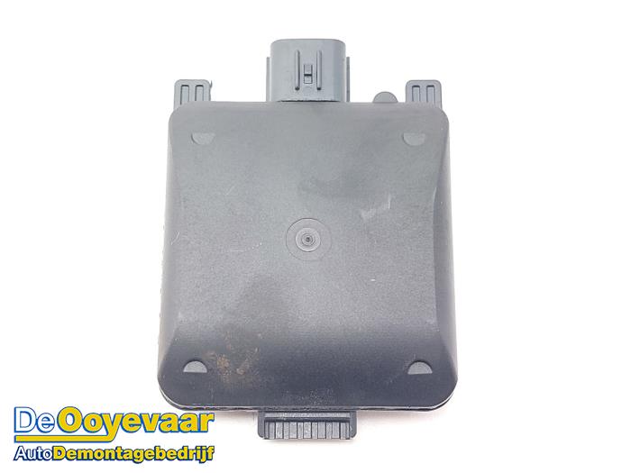 Begagnade Dödvinkelsensor Volvo C40 Recharge (XK) Recharge Pris € 125,00 Marginaltabell erbjuds av Autodemontagebedrijf De Ooyevaar
