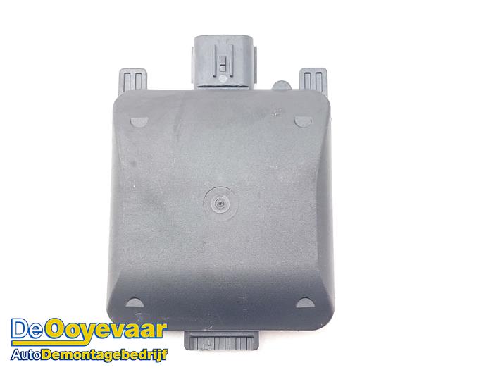Begagnade Dödvinkelsensor Volvo C40 Recharge (XK) Recharge Pris € 125,00 Marginaltabell erbjuds av Autodemontagebedrijf De Ooyevaar