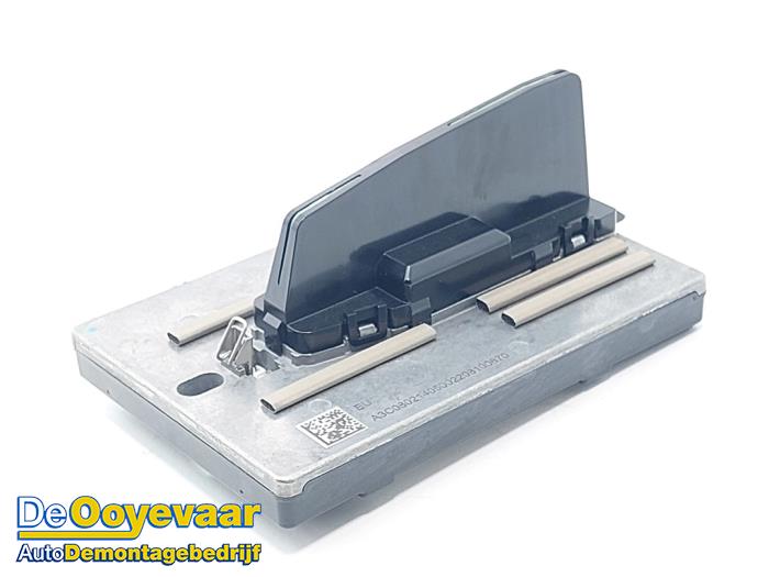 Używane Antena Volvo C40 Recharge (XK) Recharge Cena € 39,99 Procedura marży oferowane przez Autodemontagebedrijf De Ooyevaar