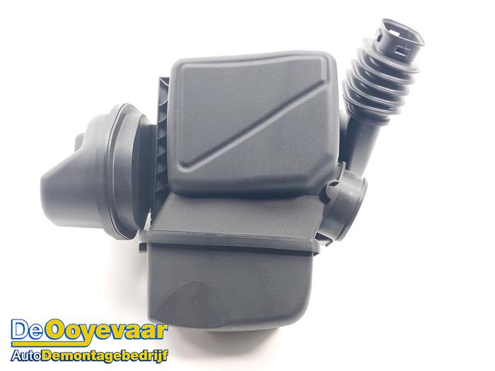 Begagnade Luftfilterhus Ford Kuga III (DFK) 2.5 PHEV 16V Pris € 65,00 Marginaltabell erbjuds av Autodemontagebedrijf De Ooyevaar
