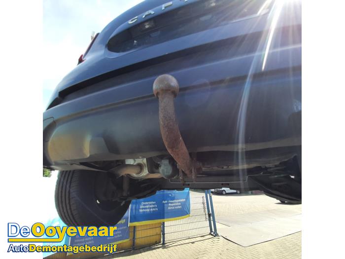 Używane Hak holowniczy Renault Captur I (2R) 0.9 Energy TCE 12V Cena € 159,99 Procedura marży oferowane przez Autodemontagebedrijf De Ooyevaar