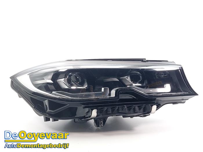 Używane Reflektor prawy BMW 3 serie Touring (G21) 320e 2.0 TwinPower Turbo 16V Cena € 749,99 Procedura marży oferowane przez Autodemontagebedrijf De Ooyevaar