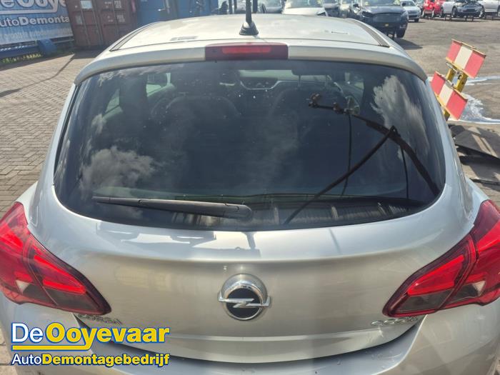 Begagnade Baklucka Opel Corsa E 1.0 SIDI Turbo 12V Pris € 89,99 Marginaltabell erbjuds av Autodemontagebedrijf De Ooyevaar