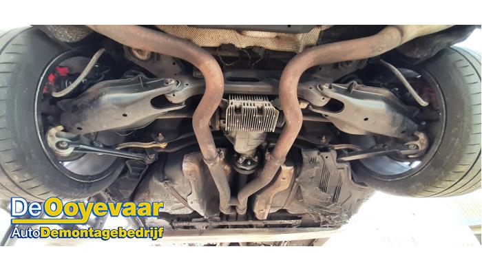 Begagnade Underram Mercedes C (W205) C-63 S,Edition 1 AMG 4.0 V8 Biturbo Pris € 175,00 Marginaltabell erbjuds av Autodemontagebedrijf De Ooyevaar