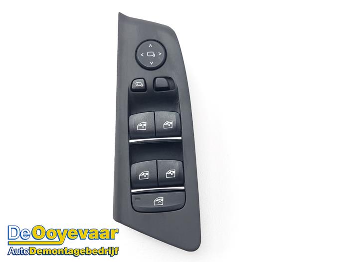 Usados Interruptor de ventanilla eléctrica BMW 5 serie (G30) 520i 2.0 TwinPower Turbo 16V Precio € 35,00 Norma de margen ofrecido por Autodemontagebedrijf De Ooyevaar