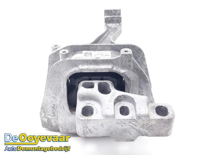 Used Engine mount Volkswagen Golf VIII (CD1) 2.0 GTI Clubsport 16V Price € 35,00 Margin scheme offered by Autodemontagebedrijf De Ooyevaar