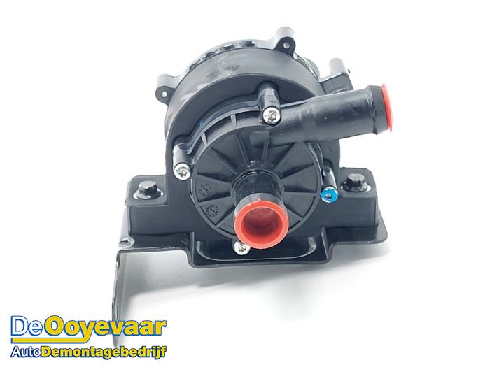 Begagnade Extra vattenpump Omoda E5 61 kWh Pris € 99,99 Marginaltabell erbjuds av Autodemontagebedrijf De Ooyevaar