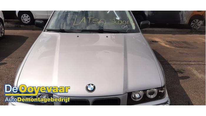 Używane Maska BMW 3 serie (E36/4) 316i Cena € 199,99 Procedura marży oferowane przez Autodemontagebedrijf De Ooyevaar