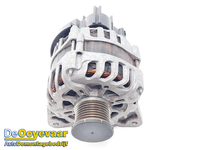 Dynamo van een Renault Captur I (2R) 0.9 Energy TCE 12V 2019