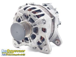 Dynamo van een Renault Captur I (2R) 0.9 Energy TCE 12V 2019