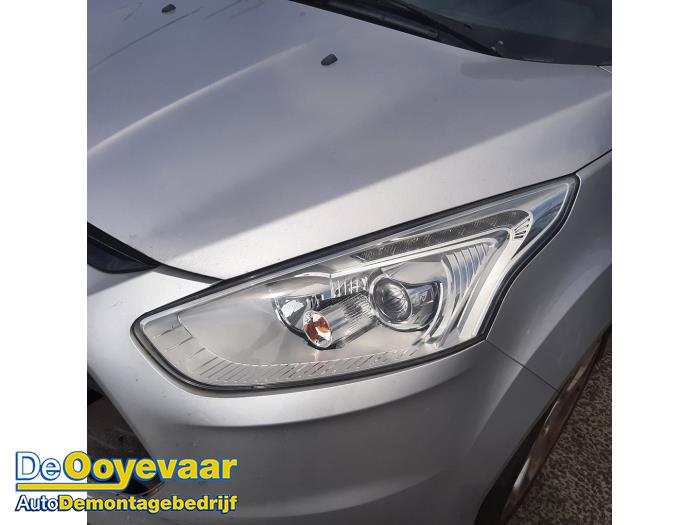 Używane Reflektor lewy Ford B-Max (JK8) 1.0 EcoBoost 12V 100 Cena € 449,99 Procedura marży oferowane przez Autodemontagebedrijf De Ooyevaar
