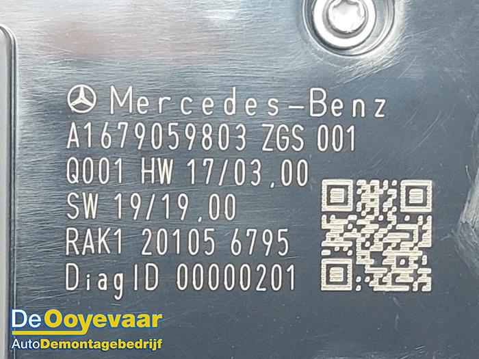 Interruptor combinado de ventanillas de un Mercedes-Benz CLA (118.3) 1.3 CLA-180 Turbo 16V 2020