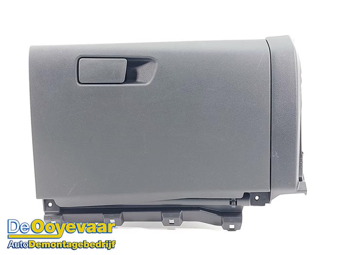 Begagnade Handskfack Nissan Qashqai (J12) 1.3 DIG-T MHEV 16V Pris € 89,99 Marginaltabell erbjuds av Autodemontagebedrijf De Ooyevaar