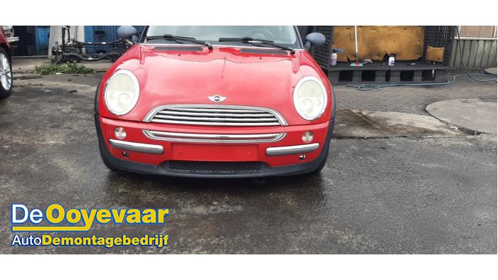 Usados Parachoques BMW Mini (R50/53) 1.6 16V One Precio € 69,99 Norma de margen ofrecido por Autodemontagebedrijf De Ooyevaar