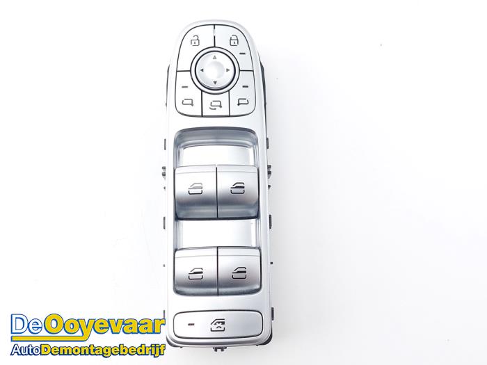 Usados Interruptor combinado de ventanillas Omoda E5 61 kWh Precio € 114,99 Norma de margen ofrecido por Autodemontagebedrijf De Ooyevaar