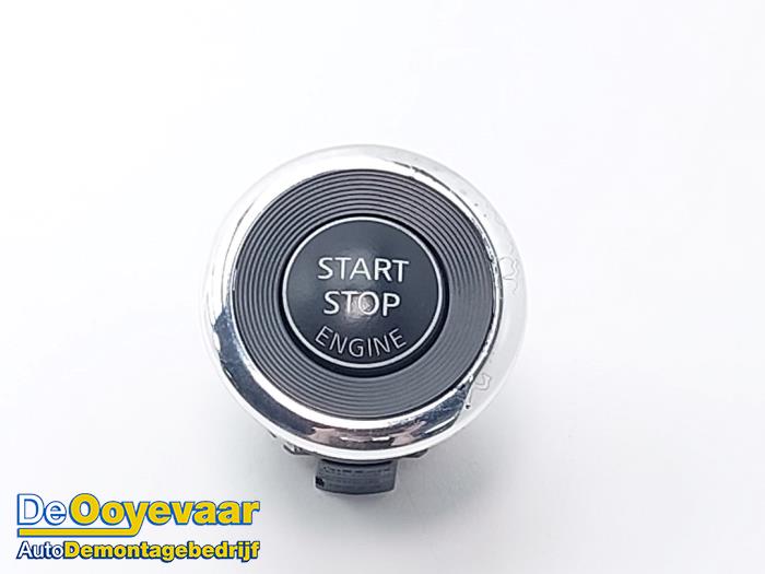 Usagé Commande start/stop Nissan Qashqai (J11) 1.3 DIG-T 160 16V Prix € 9,99 Règlement à la marge proposé par Autodemontagebedrijf De Ooyevaar