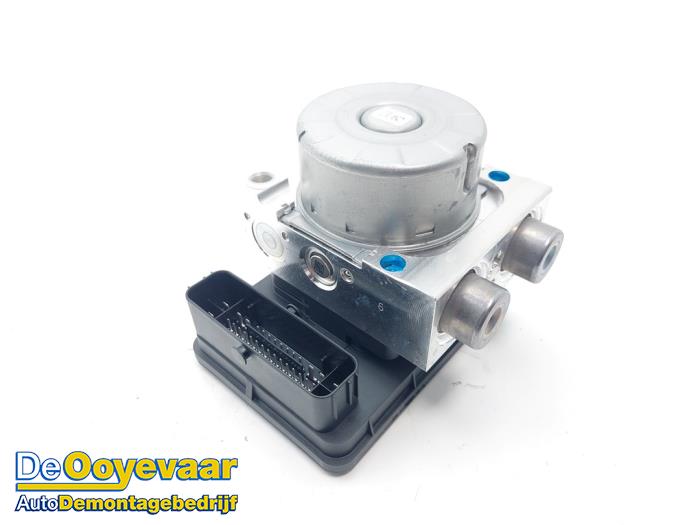 Begagnade ABS-pump Cupra Formentor 1.5 eTSI 16V Pris € 299,99 Marginaltabell erbjuds av Autodemontagebedrijf De Ooyevaar