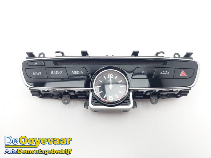 Begagnade Klocka Mercedes C (W205) C-63 S,Edition 1 AMG 4.0 V8 Biturbo Pris € 299,99 Marginaltabell erbjuds av Autodemontagebedrijf De Ooyevaar