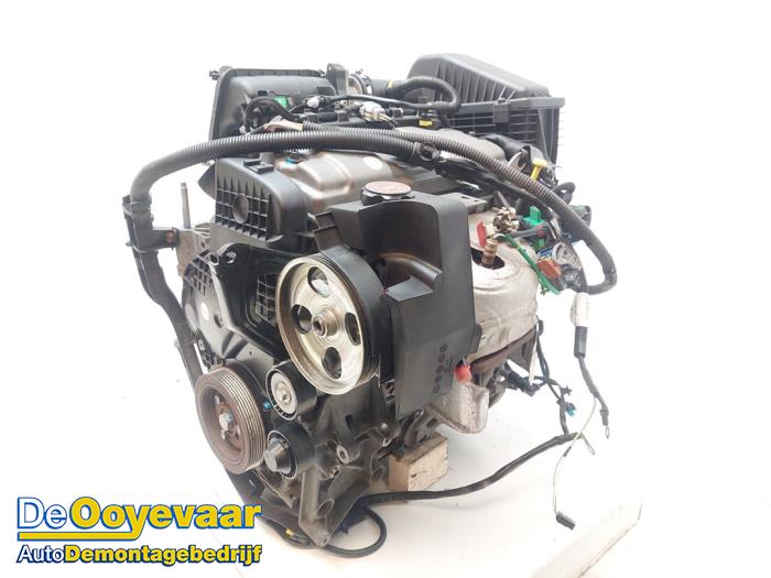 Używane Silnik Peugeot 206+ (2L/M) 1.1 XR,XS Cena € 749,99 Procedura marży oferowane przez Autodemontagebedrijf De Ooyevaar