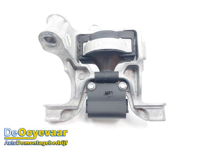 Usagé Support moteur Mazda CX-3 (DJ/DK) 2.0 SkyActiv-G 121 Prix € 14,99 Règlement à la marge proposé par Autodemontagebedrijf De Ooyevaar