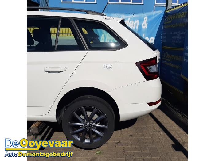 Używane Element karoserii lewy tyl Skoda Fabia III Combi (NJ5) 1.0 TSI 12V Cena na żądanie oferowane przez Autodemontagebedrijf De Ooyevaar
