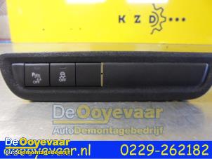 Usados Interruptor PDC Peugeot 2008 (CU) 1.2 Vti 12V PureTech 82 Precio € 22,00 Norma de margen ofrecido por Autodemontagebedrijf De Ooyevaar