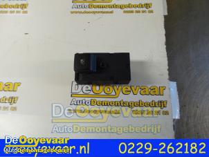 Used Electric window switch Chevrolet Cruze 1.6 16V VVT Price € 9,99 Margin scheme offered by Autodemontagebedrijf De Ooyevaar