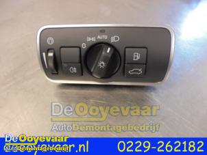 Usados Interruptor de luz Volvo V60 I (FW/GW) 2.4 D6 20V Plug-in Hybrid AWD Precio € 14,99 Norma de margen ofrecido por Autodemontagebedrijf De Ooyevaar