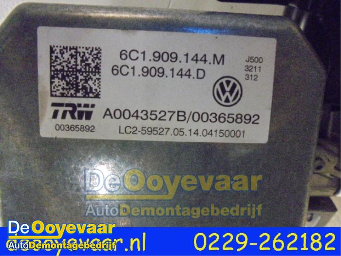 Direction assistée électrique d'un Volkswagen Polo V (6R) 1.2 TSI 16V BlueMotion Technology 2014
