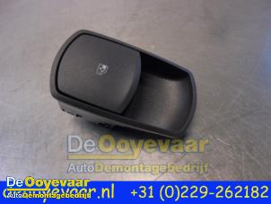 Usados Interruptor de ventanilla eléctrica Opel Corsa D 1.2 16V Precio € 9,98 Norma de margen ofrecido por Autodemontagebedrijf De Ooyevaar