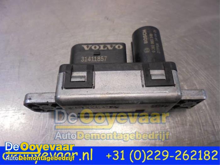 Relé de precalentamiento de un Volvo V40 (MV) 2.0 D4 16V 2014