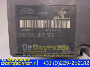 ABS Pumpe van een Opel Combo 1.3 CDTI 16V ecoFlex 2014