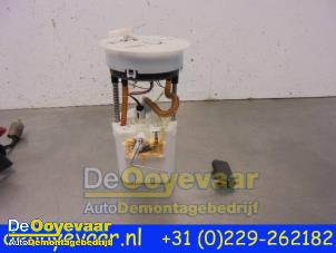 Used Petrol pump Opel Agila (B) 1.0 12V Price € 19,99 Margin scheme offered by Autodemontagebedrijf De Ooyevaar
