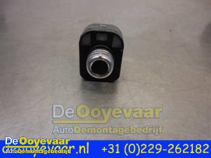 Usados Interruptor de retrovisor Audi A4 (B8) 2.0 TDI 16V Precio € 9,99 Norma de margen ofrecido por Autodemontagebedrijf De Ooyevaar