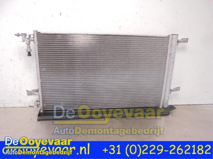 Air conditioning condenser from a Opel Astra J (PC6/PD6/PE6/PF6) 1.6 CDTI 16V 2015
