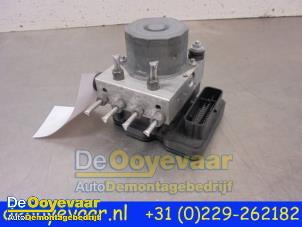 Used ABS pump Renault Twingo III (AH) 1.0 SCe 70 12V Price € 99,99 Margin scheme offered by Autodemontagebedrijf De Ooyevaar