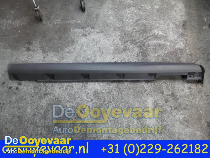 Gebrauchte Ford Focus Iii Wagon 1 6 Tdci Seitenschurze Links