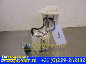 Used Petrol pump Toyota Prius Plus (ZVW4) 1.8 16V Price € 74,99 Margin scheme offered by Autodemontagebedrijf De Ooyevaar