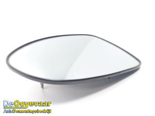 Used Mirror glass, left Kia Rio III (UB) 1.1 CRDi VGT 12V Price € 19,98 Margin scheme offered by Autodemontagebedrijf De Ooyevaar