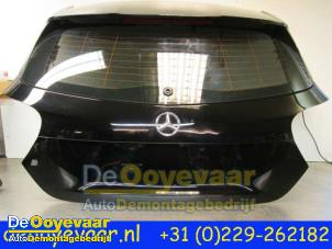 Używane Tylna klapa Mercedes A (W176) 2.2 A-200 CDI, A-200d 16V Cena € 129,99 Procedura marży oferowane przez Autodemontagebedrijf De Ooyevaar
